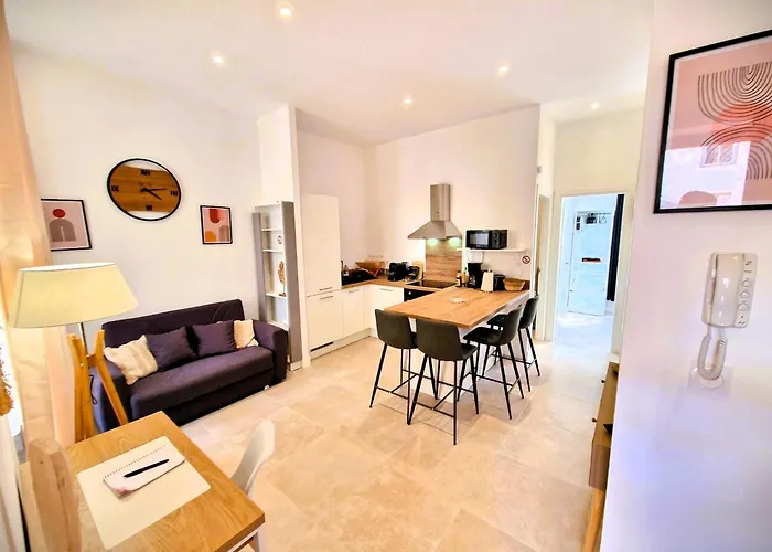 Les Capucins N°12 : Apt4 Pers